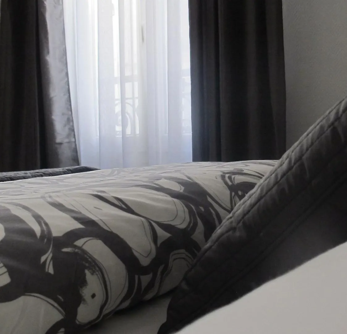 Cosy Monceau 2* Paris