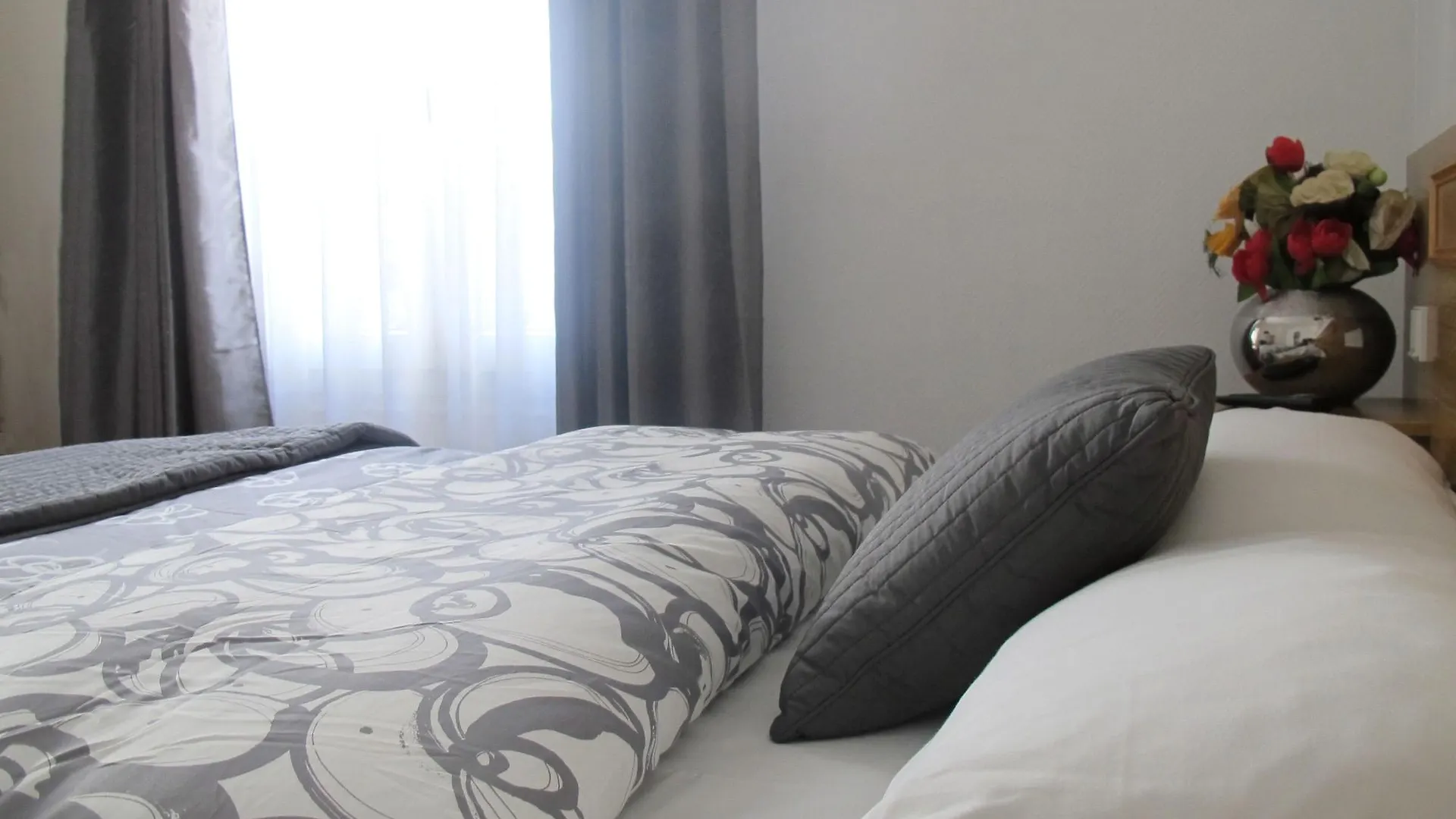 Hotel Cosy Monceau Paris